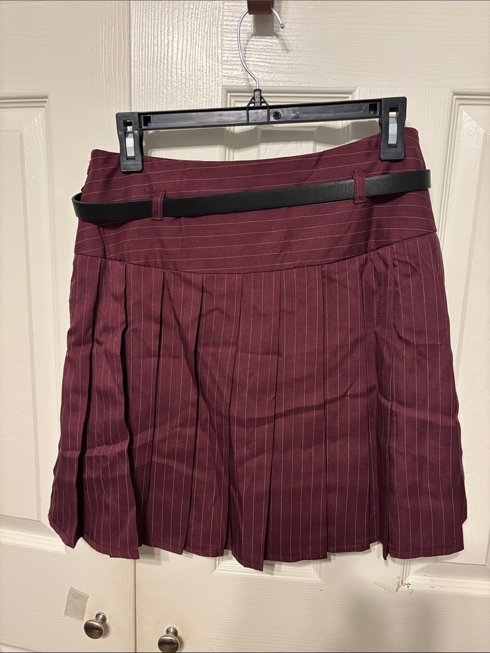 Retro Stage Pinstripe Belted Pleated Skirt - Picture 5 of 6